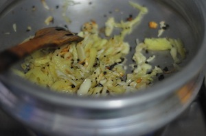 nadan chicken curry - add ginger and garlic