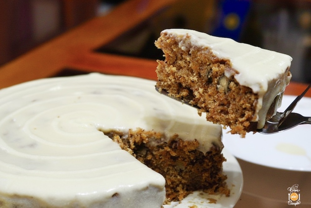 CLASSIC CARROT CAKE
