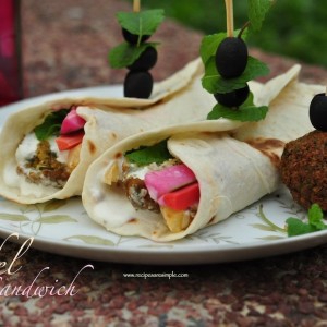 falafel sandwich 1 300x300 Vegetarian and Egg Recipes