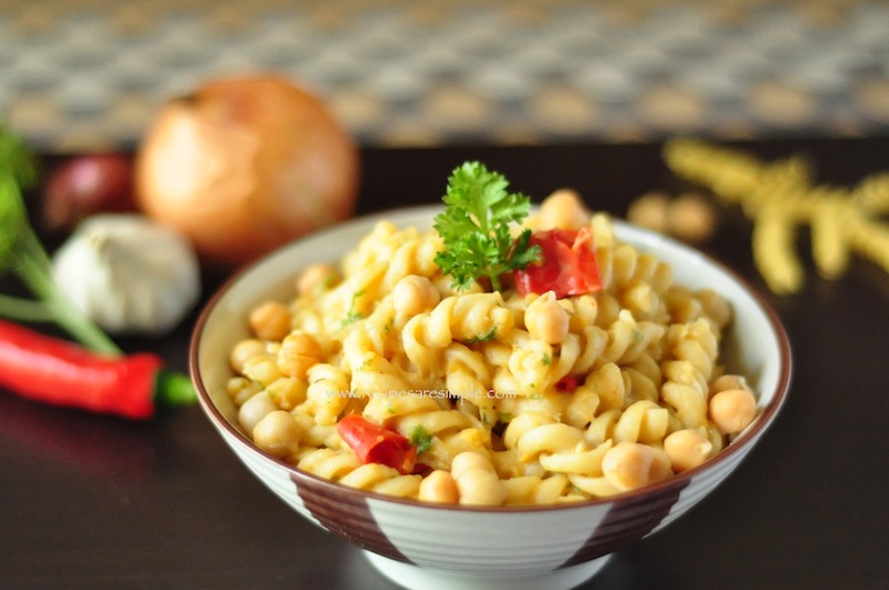 Pasta e Ceci – Creamy Pasta with Chickpeas