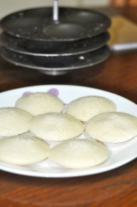 idli27 199x300 Soft Idli Recipe   Make Spongy Perfect Idli   using Poha / Aval and Idli Rava