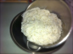 soaked and drained 300x223 White Bee hoon with Vegetables & Egg