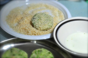 aloo tikki burger dip in bread crumbs Aloo Tikki Burger   Potato Patties Burger Under 30 Minutes