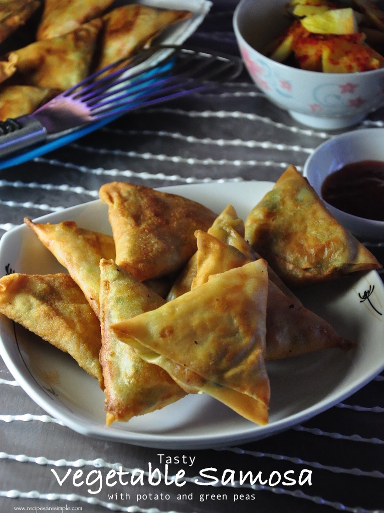 Tasty Vegetable Samosa – Potato and Peas Filling