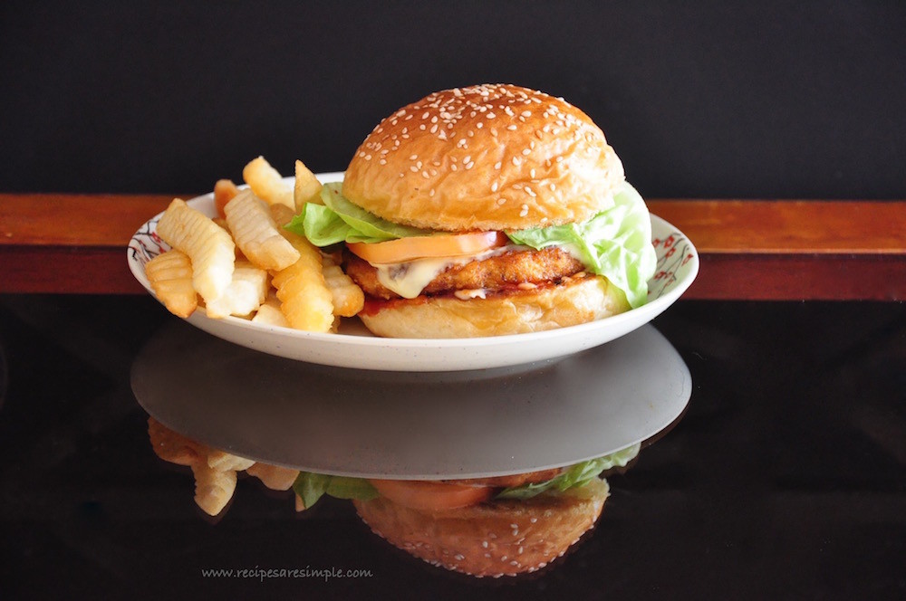 Bbq Chicken Burger with Homemade Barbecue Sauce 2 1000x664 Homemade Burger Buns