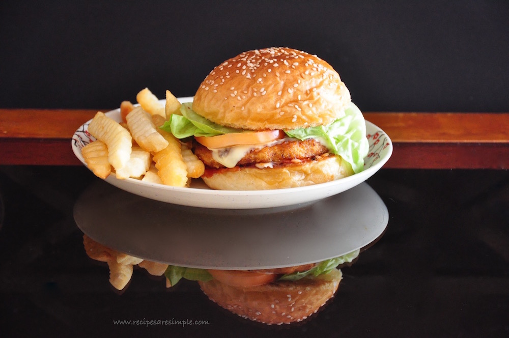 Bbq Chicken Burger with Homemade Barbecue Sauce 2 Bbq Chicken Burger with Homemade Barbecue Sauce