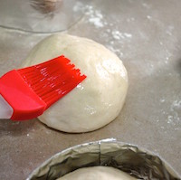 Homemade Burger Buns egg wash 200x199 Homemade Burger Buns