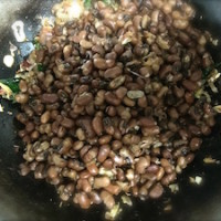 Vanpayar ullarthiyathu 200x200 Vanpayar Ularthiyathu | Brown Bean and Shallots Mash