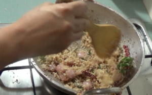 varutharacha kadala curry - coconut 4