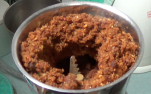 varutharacha kadala curry grind to a paste 300x188 Varutharacha Kadala Curry  |  Black Chickpeas Curry with Ground Roasted Coconut