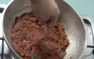 varutharacha kadala curry oil seperate 300x188 Varutharacha Kadala Curry  |  Black Chickpeas Curry with Ground Roasted Coconut