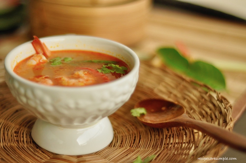 tom yum soup tom yum goong recipe Thai Hot and Sour Soup   Tom Yum Goong