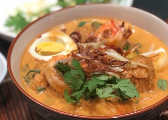Laksa (Coconut Curry Noodle Soup)